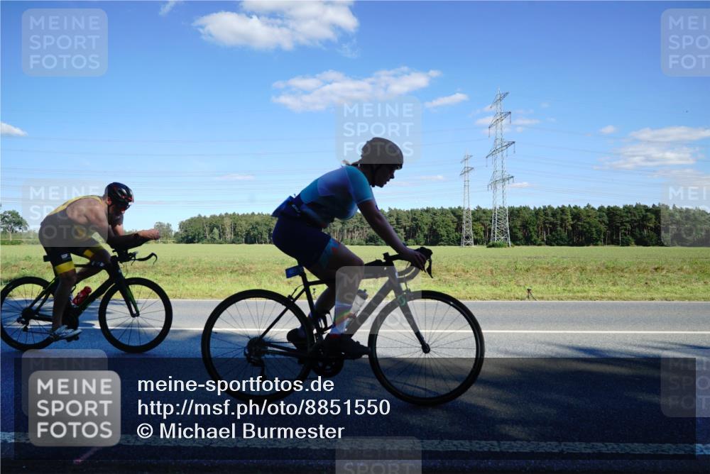 07.09.2025 - 19. Norderstedt Triathlon Michael Burmester http://msf.ph/oto/8851550 07.09.2025 15:43:42 Radfahren 407, 445, 1433, 1523 meine-sportfotos.de