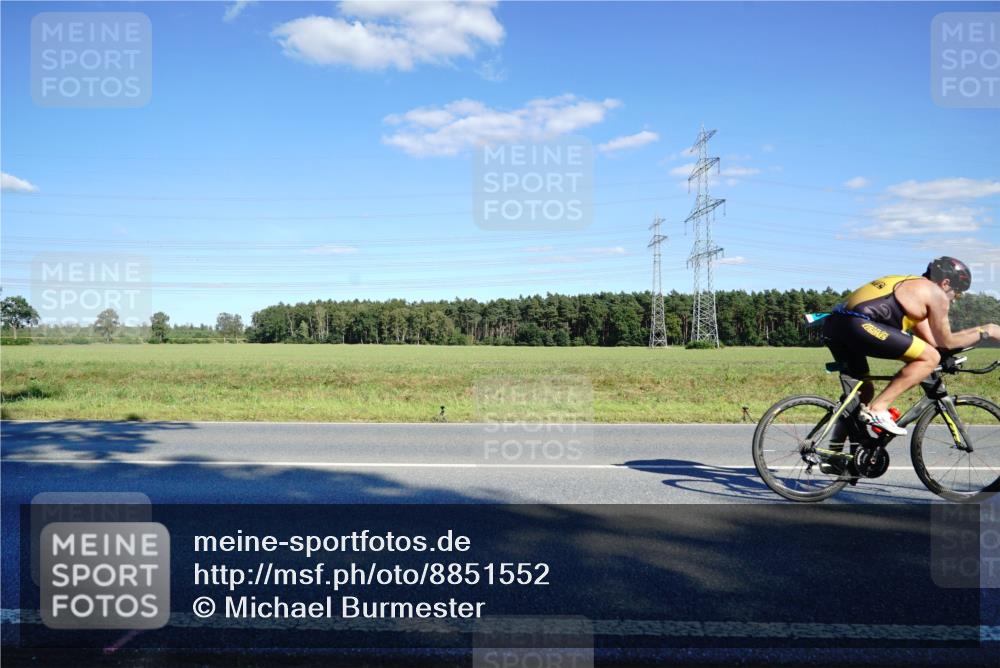 07.09.2025 - 19. Norderstedt Triathlon Michael Burmester http://msf.ph/oto/8851552 07.09.2025 15:43:43 Radfahren 407, 445, 1433, 1523 meine-sportfotos.de