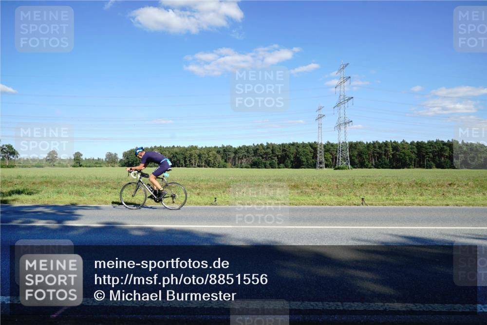 07.09.2025 - 19. Norderstedt Triathlon Michael Burmester http://msf.ph/oto/8851556 07.09.2025 15:43:49 Radfahren  meine-sportfotos.de