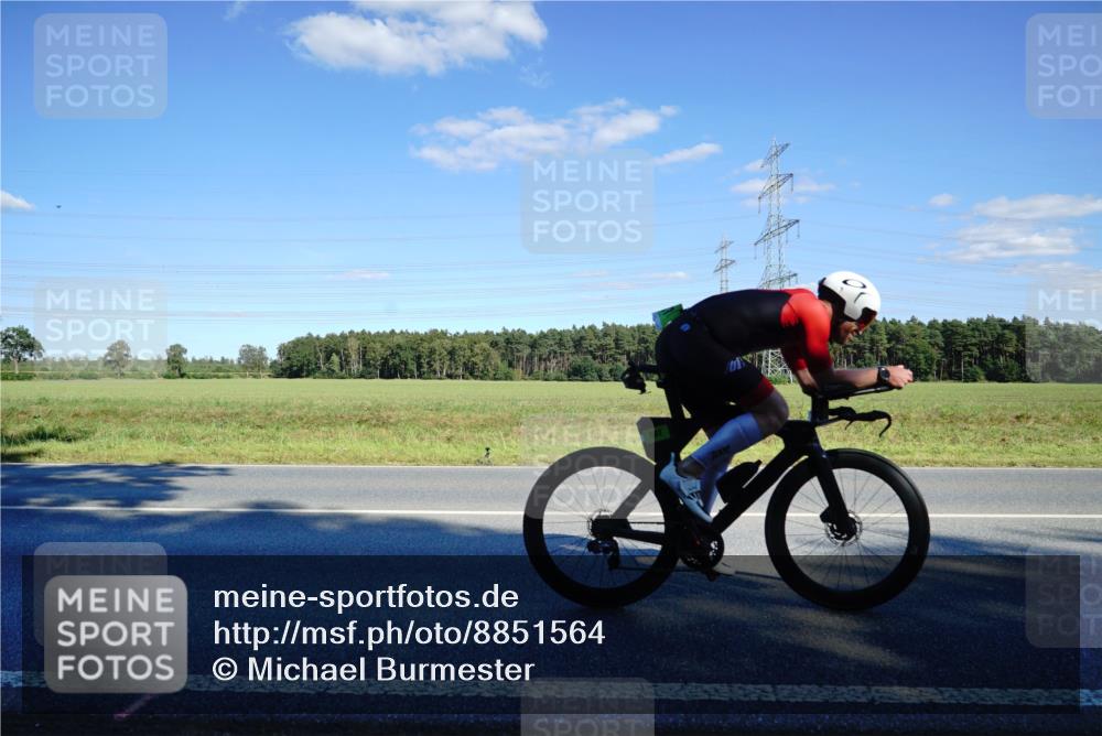 07.09.2025 - 19. Norderstedt Triathlon Michael Burmester http://msf.ph/oto/8851564 07.09.2025 15:43:54 Radfahren 507 meine-sportfotos.de