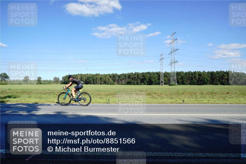 07.09.2025 - 19. Norderstedt Triathlon Michael Burmester http://msf.ph/oto/8851566 07.09.2025 15:43:56 Radfahren 507, 544 meine-sportfotos.de