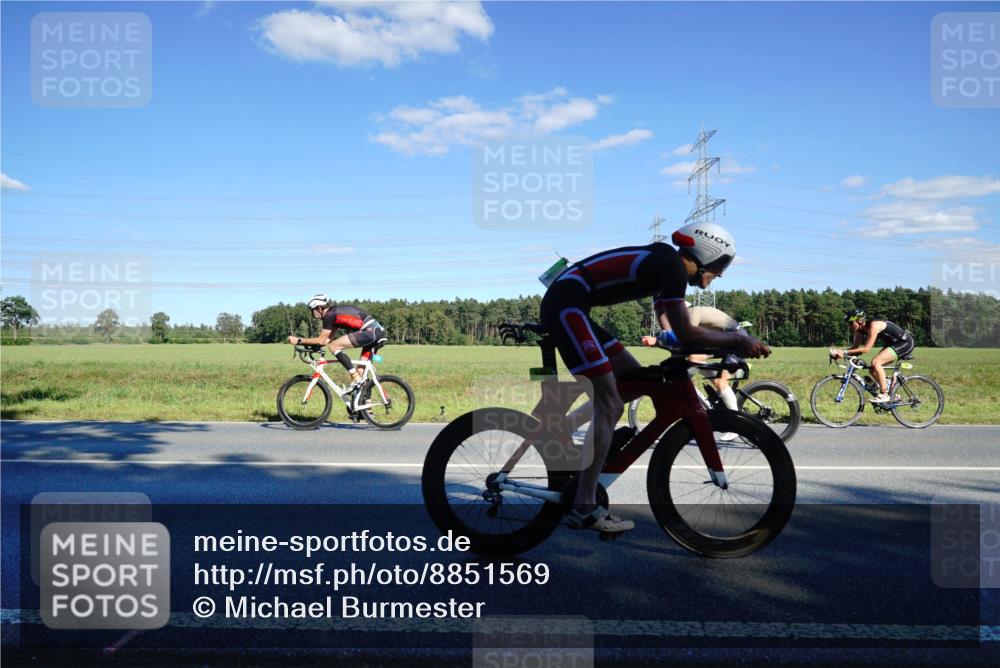 07.09.2025 - 19. Norderstedt Triathlon Michael Burmester http://msf.ph/oto/8851569 07.09.2025 15:43:58 Radfahren 507, 544 meine-sportfotos.de