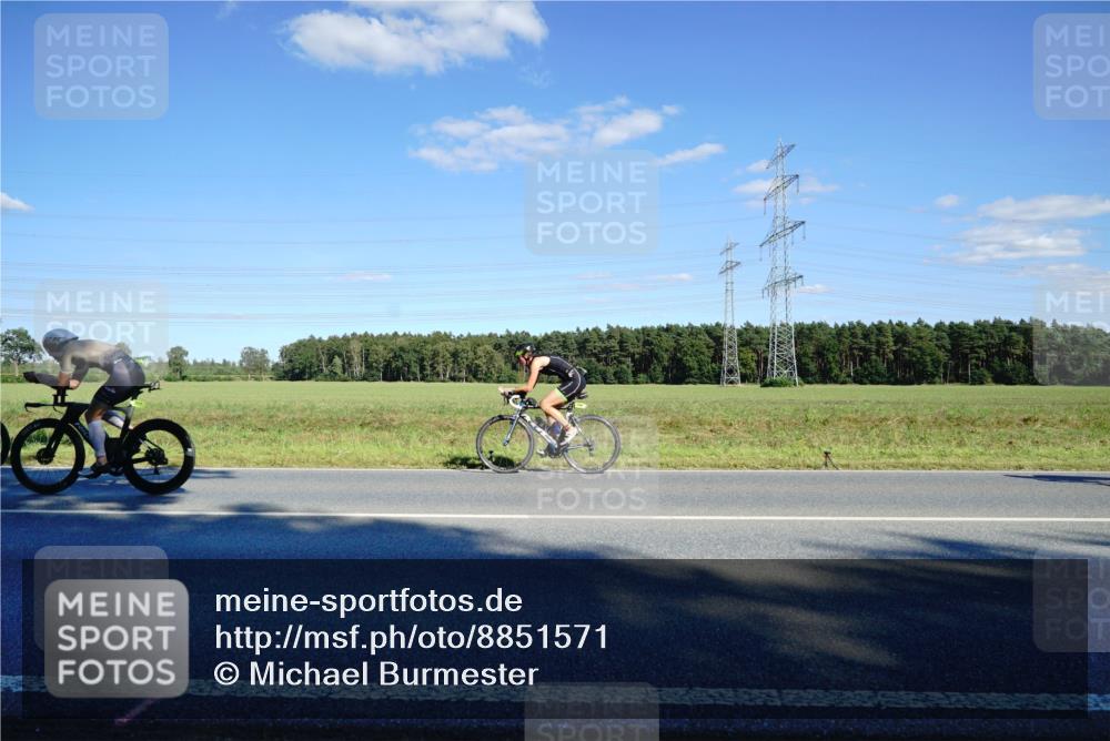 07.09.2025 - 19. Norderstedt Triathlon Michael Burmester http://msf.ph/oto/8851571 07.09.2025 15:43:59 Radfahren 544 meine-sportfotos.de