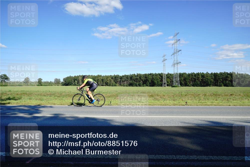 07.09.2025 - 19. Norderstedt Triathlon Michael Burmester http://msf.ph/oto/8851576 07.09.2025 15:44:01 Radfahren 544 meine-sportfotos.de
