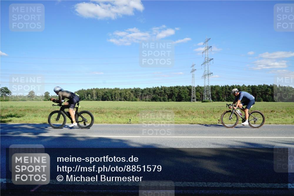 07.09.2025 - 19. Norderstedt Triathlon Michael Burmester http://msf.ph/oto/8851579 07.09.2025 15:44:03 Radfahren 490 meine-sportfotos.de