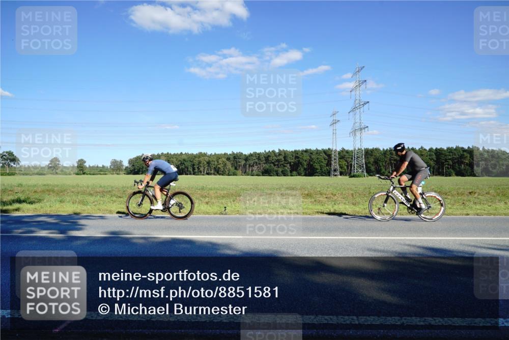 07.09.2025 - 19. Norderstedt Triathlon Michael Burmester http://msf.ph/oto/8851581 07.09.2025 15:44:04 Radfahren 490 meine-sportfotos.de