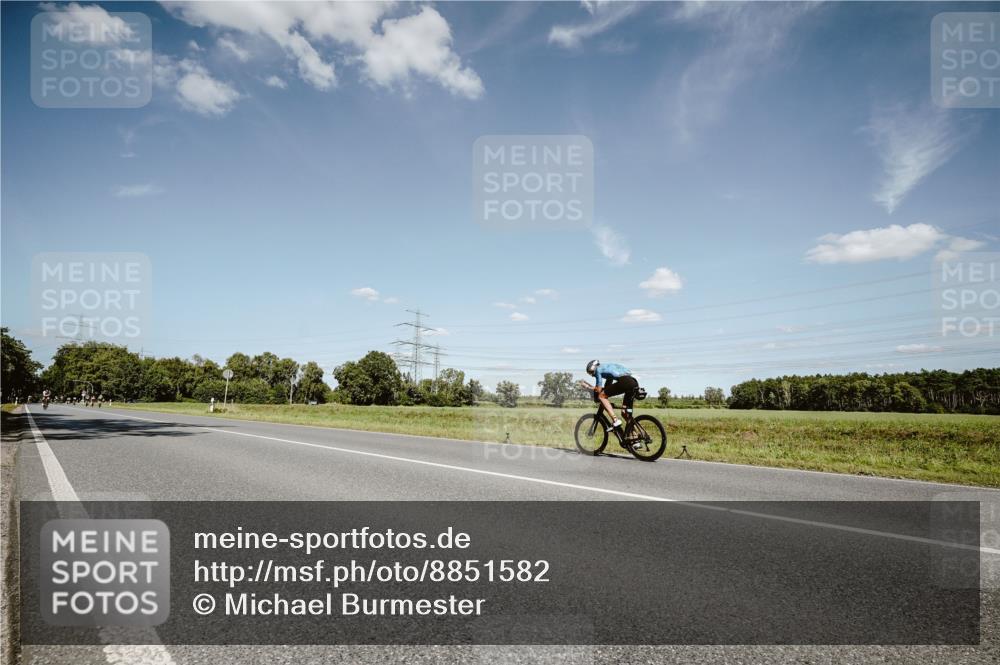 07.09.2025 - 19. Norderstedt Triathlon Michael Burmester http://msf.ph/oto/8851582 07.09.2025 14:27:11 Radfahren 1416 meine-sportfotos.de