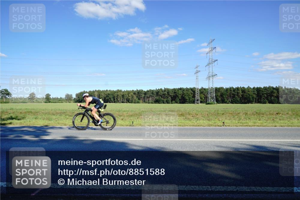 07.09.2025 - 19. Norderstedt Triathlon Michael Burmester http://msf.ph/oto/8851588 07.09.2025 15:44:08 Radfahren 490 meine-sportfotos.de
