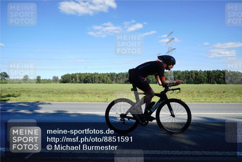 07.09.2025 - 19. Norderstedt Triathlon Michael Burmester http://msf.ph/oto/8851591 07.09.2025 15:44:12 Radfahren 467, 525 meine-sportfotos.de