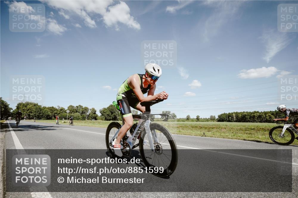 07.09.2025 - 19. Norderstedt Triathlon Michael Burmester http://msf.ph/oto/8851599 07.09.2025 14:27:23 Radfahren 993, 1026, 1469 meine-sportfotos.de