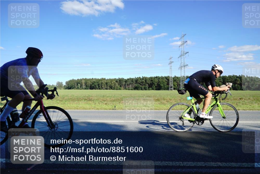 07.09.2025 - 19. Norderstedt Triathlon Michael Burmester http://msf.ph/oto/8851600 07.09.2025 15:44:17 Radfahren 866, 884, 936, 1495 meine-sportfotos.de