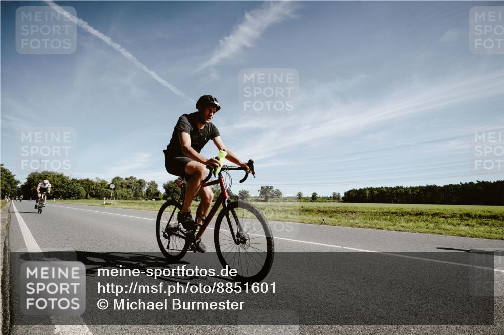 07.09.2025 - 19. Norderstedt Triathlon Michael Burmester http://msf.ph/oto/8851601 07.09.2025 11:24:43 Radfahren 1206, 1323 meine-sportfotos.de