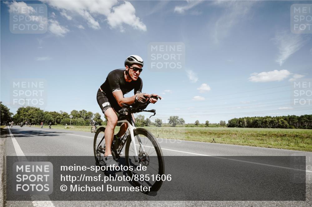 07.09.2025 - 19. Norderstedt Triathlon Michael Burmester http://msf.ph/oto/8851606 07.09.2025 14:27:25 Radfahren 993, 1026 meine-sportfotos.de