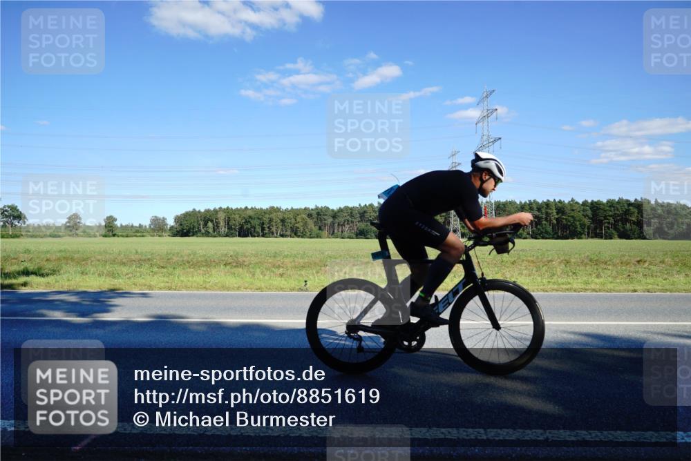 07.09.2025 - 19. Norderstedt Triathlon Michael Burmester http://msf.ph/oto/8851619 07.09.2025 15:44:29 Radfahren 492, 945, 1512 meine-sportfotos.de