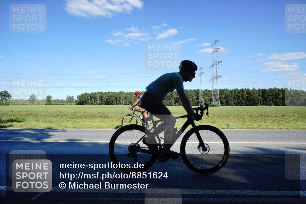 07.09.2025 - 19. Norderstedt Triathlon Michael Burmester http://msf.ph/oto/8851624 07.09.2025 15:44:30 Radfahren 492, 945, 1512 meine-sportfotos.de