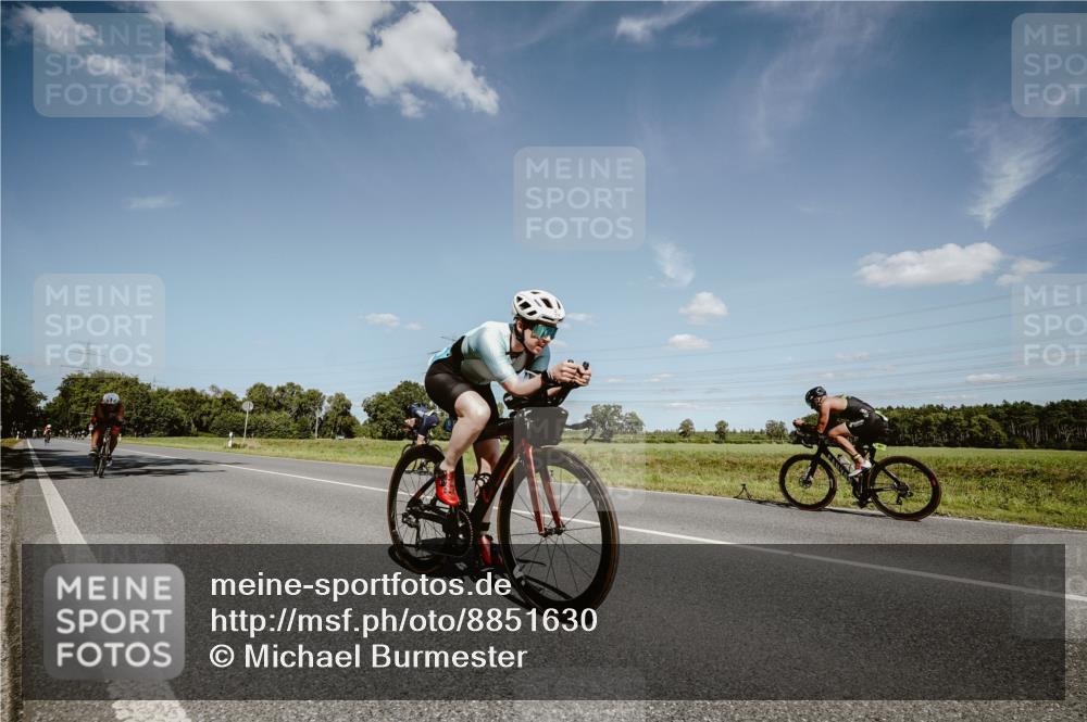07.09.2025 - 19. Norderstedt Triathlon Michael Burmester http://msf.ph/oto/8851630 07.09.2025 14:27:37 Radfahren 379, 428, 460, 905 meine-sportfotos.de