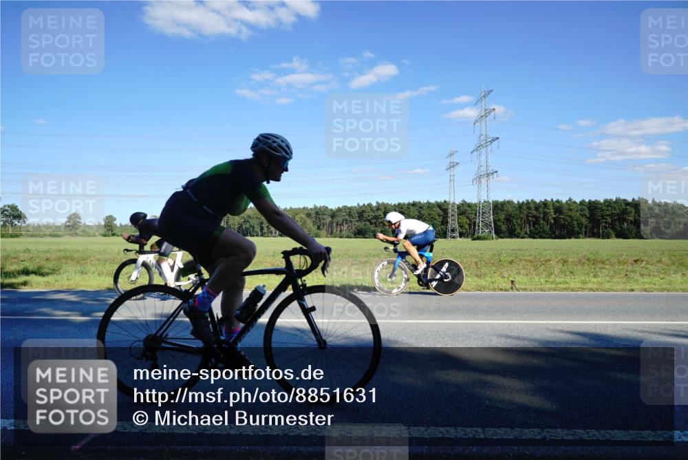 07.09.2025 - 19. Norderstedt Triathlon Michael Burmester http://msf.ph/oto/8851631 07.09.2025 15:44:34 Radfahren 945, 1482 meine-sportfotos.de
