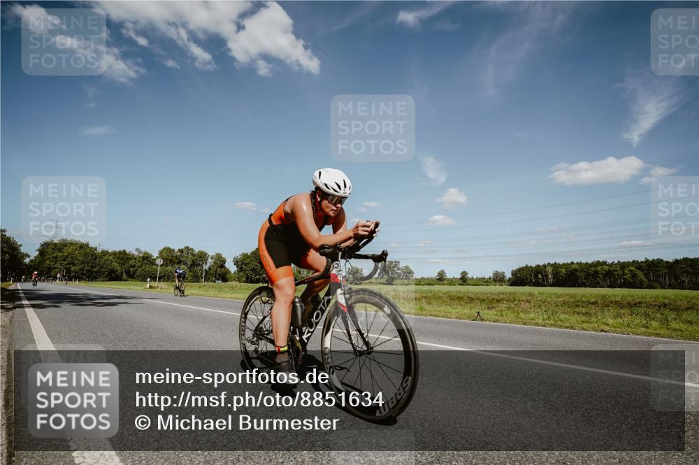 07.09.2025 - 19. Norderstedt Triathlon Michael Burmester http://msf.ph/oto/8851634 07.09.2025 14:27:38 Radfahren 379, 428, 460, 1404 meine-sportfotos.de