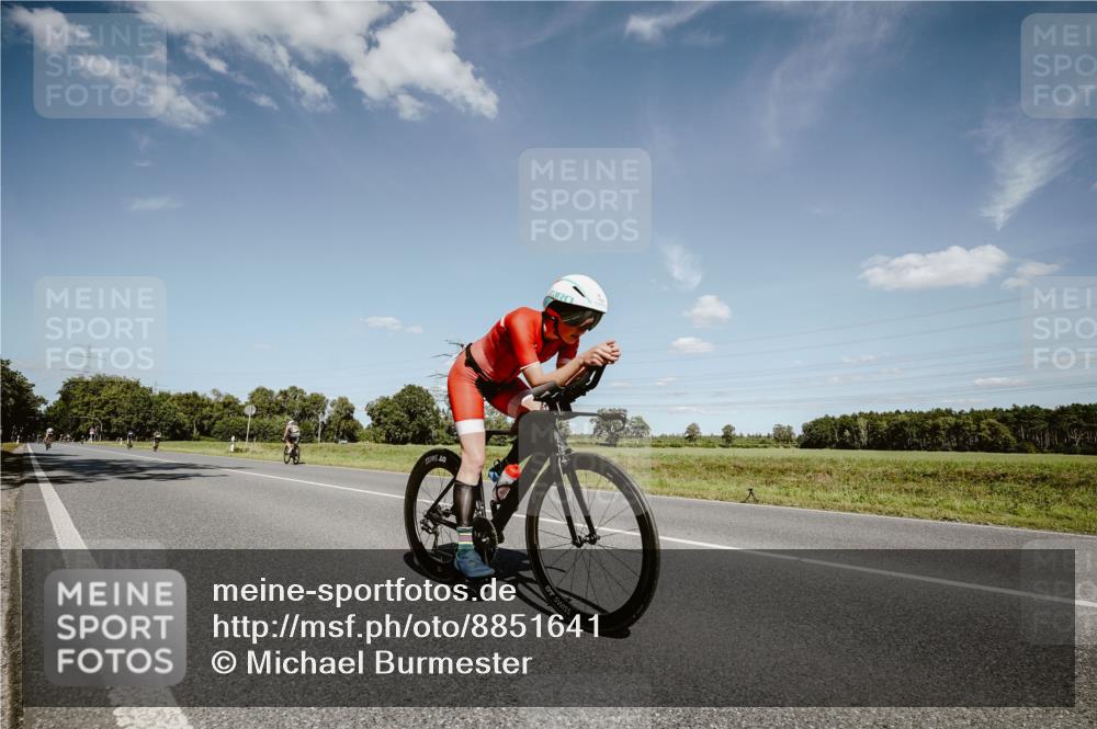 07.09.2025 - 19. Norderstedt Triathlon Michael Burmester http://msf.ph/oto/8851641 07.09.2025 14:27:42 Radfahren 1404 meine-sportfotos.de