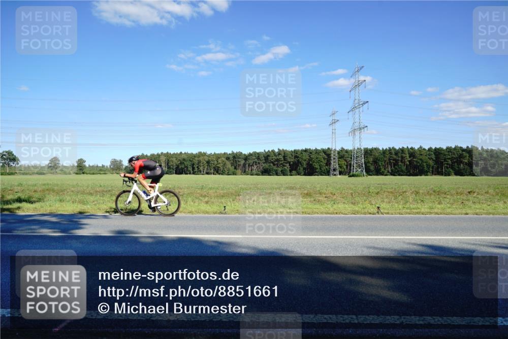 07.09.2025 - 19. Norderstedt Triathlon Michael Burmester http://msf.ph/oto/8851661 07.09.2025 15:44:48 Radfahren  meine-sportfotos.de