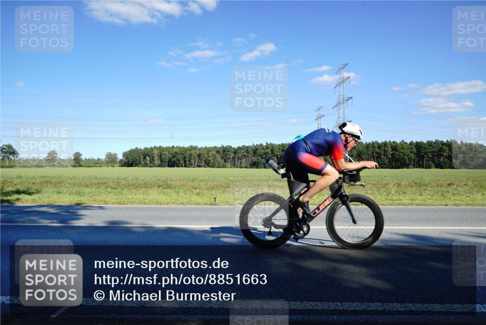 07.09.2025 - 19. Norderstedt Triathlon Michael Burmester http://msf.ph/oto/8851663 07.09.2025 15:44:54 Radfahren 1539 meine-sportfotos.de