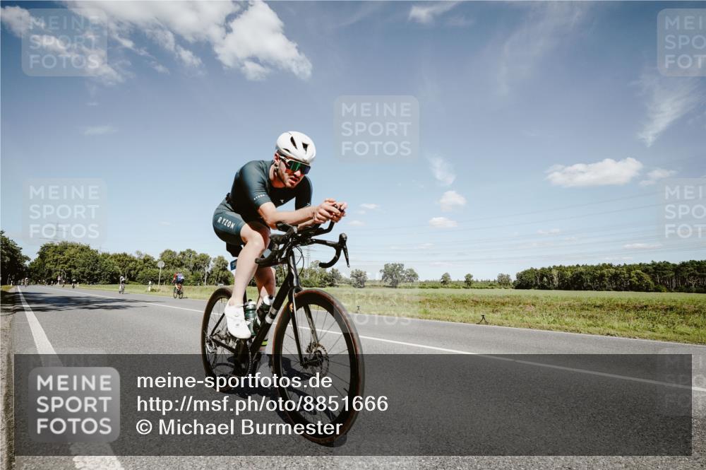 07.09.2025 - 19. Norderstedt Triathlon Michael Burmester http://msf.ph/oto/8851666 07.09.2025 14:27:54 Radfahren 398, 1014 meine-sportfotos.de