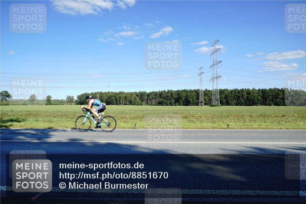 07.09.2025 - 19. Norderstedt Triathlon Michael Burmester http://msf.ph/oto/8851670 07.09.2025 15:44:58 Radfahren  meine-sportfotos.de