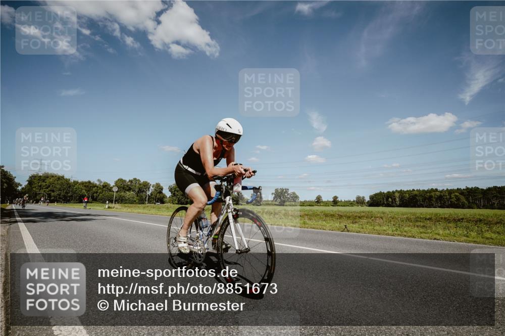 07.09.2025 - 19. Norderstedt Triathlon Michael Burmester http://msf.ph/oto/8851673 07.09.2025 14:28:02 Radfahren 462, 474 meine-sportfotos.de