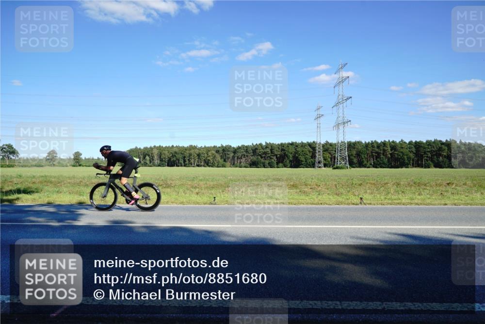 07.09.2025 - 19. Norderstedt Triathlon Michael Burmester http://msf.ph/oto/8851680 07.09.2025 15:45:01 Radfahren 1492 meine-sportfotos.de