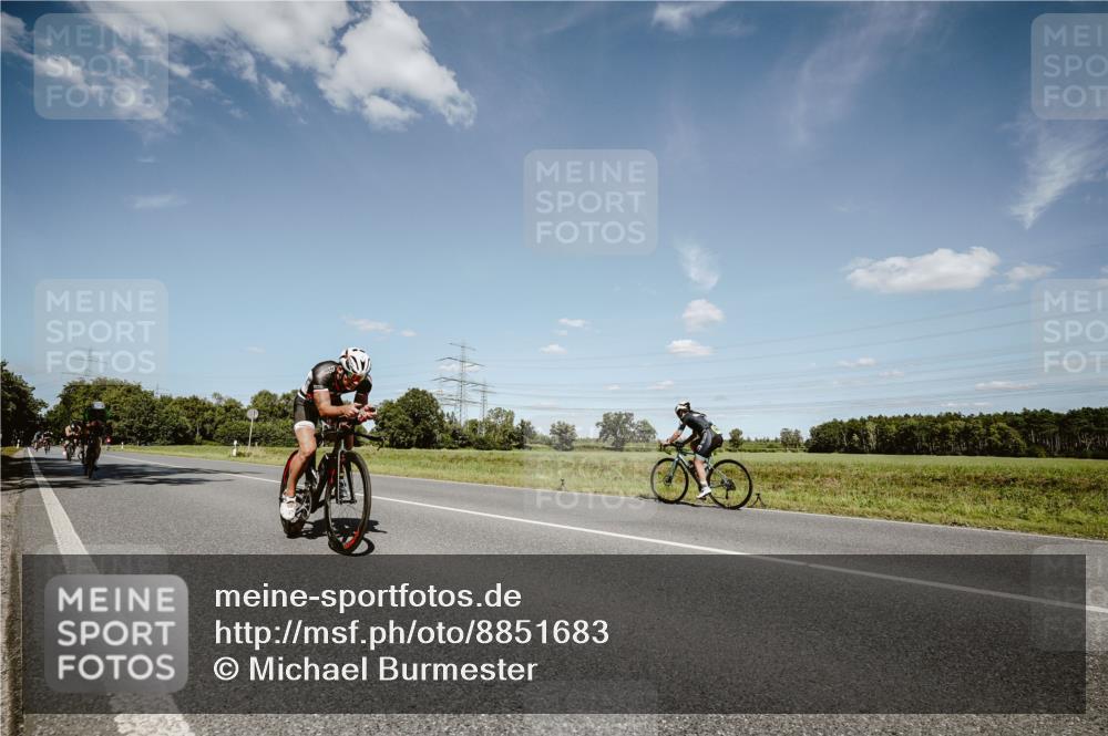 07.09.2025 - 19. Norderstedt Triathlon Michael Burmester http://msf.ph/oto/8851683 07.09.2025 14:28:07 Radfahren 474, 981, 1006, 1008, 1015 meine-sportfotos.de