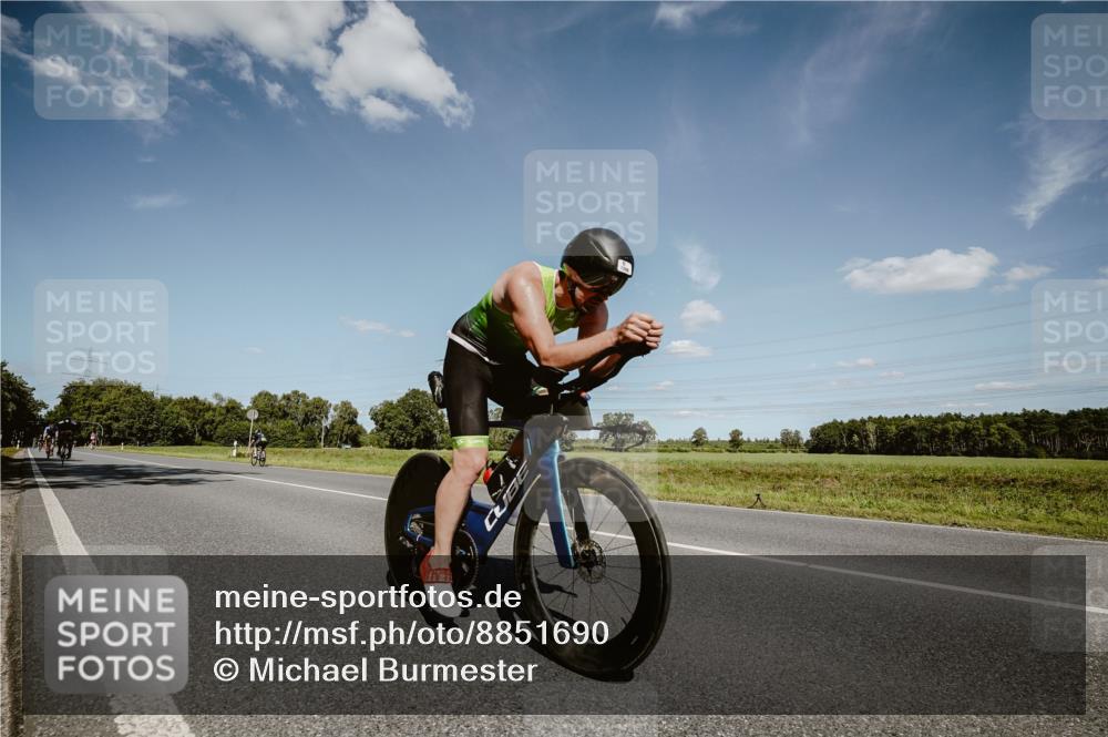 07.09.2025 - 19. Norderstedt Triathlon Michael Burmester http://msf.ph/oto/8851690 07.09.2025 14:28:09 Radfahren 981, 1006, 1008, 1015, 1036, 1040 meine-sportfotos.de