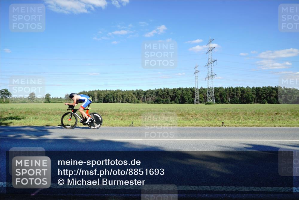 07.09.2025 - 19. Norderstedt Triathlon Michael Burmester http://msf.ph/oto/8851693 07.09.2025 15:45:11 Radfahren 939, 1071, 1470 meine-sportfotos.de