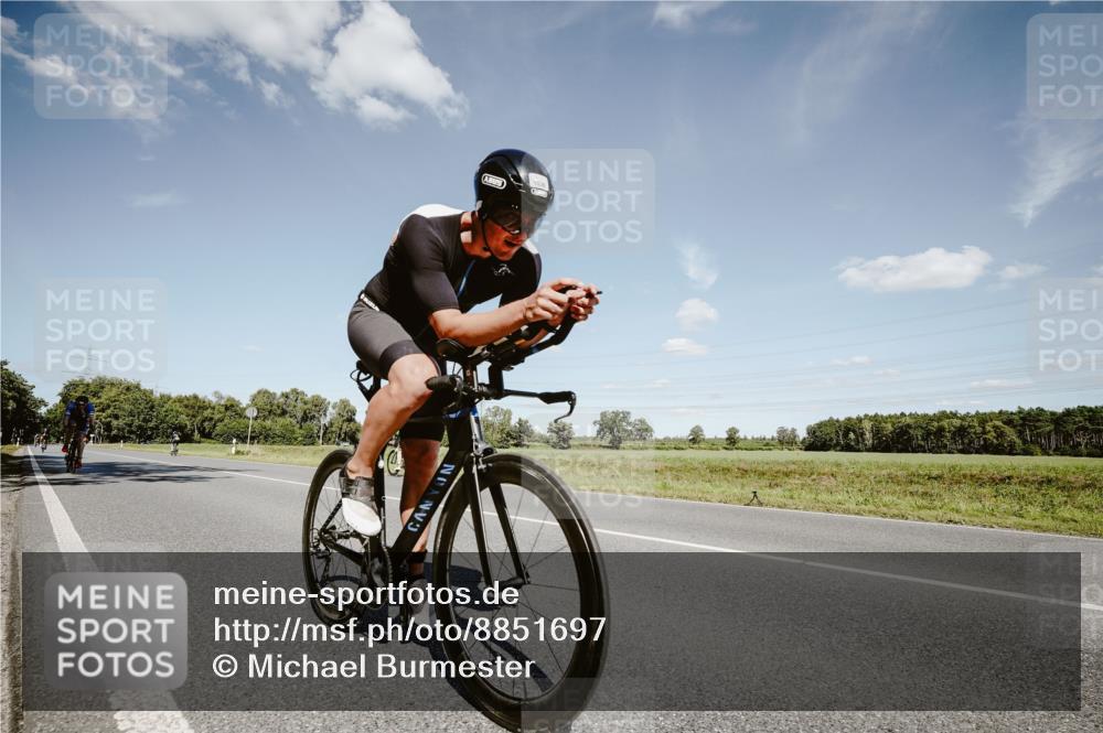 07.09.2025 - 19. Norderstedt Triathlon Michael Burmester http://msf.ph/oto/8851697 07.09.2025 14:28:11 Radfahren 1006, 1015, 1036, 1040 meine-sportfotos.de