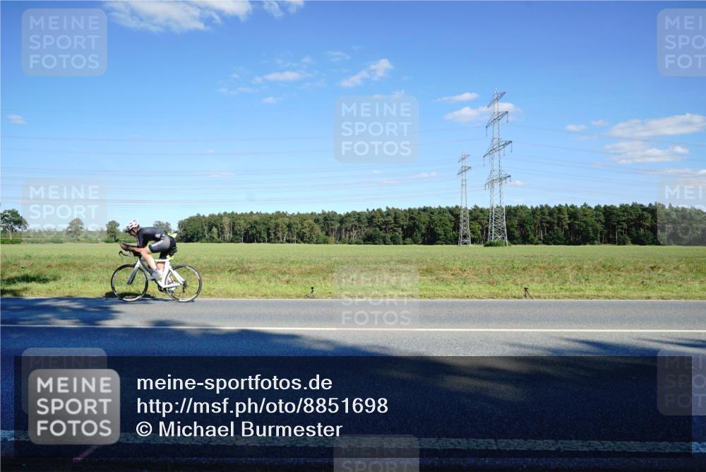 07.09.2025 - 19. Norderstedt Triathlon Michael Burmester http://msf.ph/oto/8851698 07.09.2025 15:45:12 Radfahren 939, 1071, 1470 meine-sportfotos.de