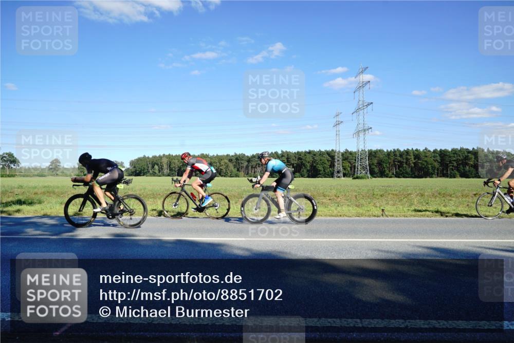 07.09.2025 - 19. Norderstedt Triathlon Michael Burmester http://msf.ph/oto/8851702 07.09.2025 15:45:14 Radfahren 548, 939, 1071, 1470, 1546 meine-sportfotos.de