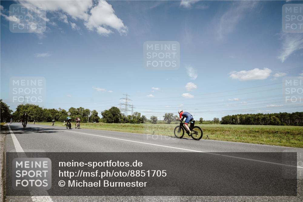 07.09.2025 - 19. Norderstedt Triathlon Michael Burmester http://msf.ph/oto/8851705 07.09.2025 14:28:14 Radfahren 1036, 1040, 1459 meine-sportfotos.de