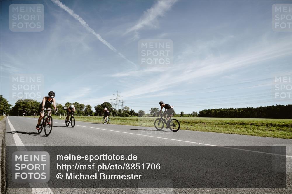 07.09.2025 - 19. Norderstedt Triathlon Michael Burmester http://msf.ph/oto/8851706 07.09.2025 11:26:13 Radfahren 203, 1187, 1383 meine-sportfotos.de