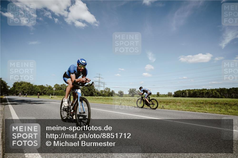07.09.2025 - 19. Norderstedt Triathlon Michael Burmester http://msf.ph/oto/8851712 07.09.2025 14:28:20 Radfahren 1009 meine-sportfotos.de