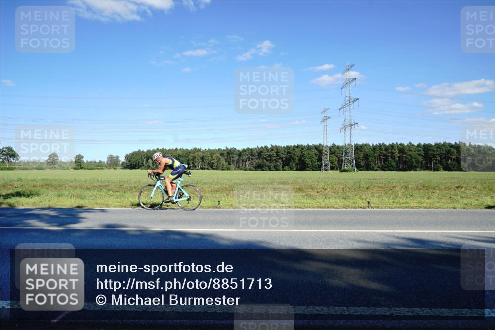07.09.2025 - 19. Norderstedt Triathlon Michael Burmester http://msf.ph/oto/8851713 07.09.2025 15:45:18 Radfahren 482, 548, 1546 meine-sportfotos.de
