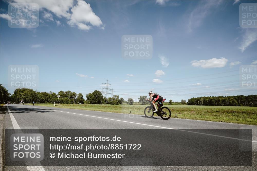 07.09.2025 - 19. Norderstedt Triathlon Michael Burmester http://msf.ph/oto/8851722 07.09.2025 14:28:29 Radfahren  meine-sportfotos.de