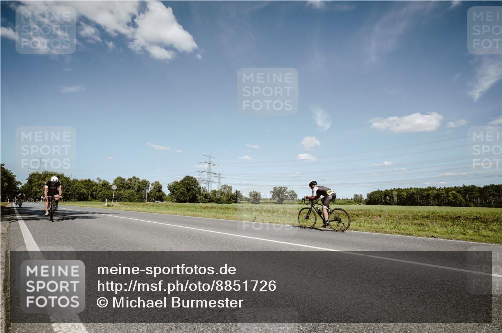 07.09.2025 - 19. Norderstedt Triathlon Michael Burmester http://msf.ph/oto/8851726 07.09.2025 14:28:35 Radfahren 982 meine-sportfotos.de