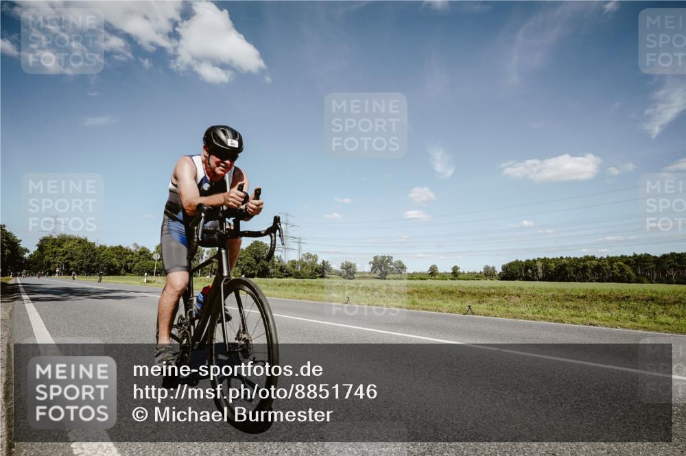 07.09.2025 - 19. Norderstedt Triathlon Michael Burmester http://msf.ph/oto/8851746 07.09.2025 14:28:43 Radfahren 449, 963, 1462 meine-sportfotos.de