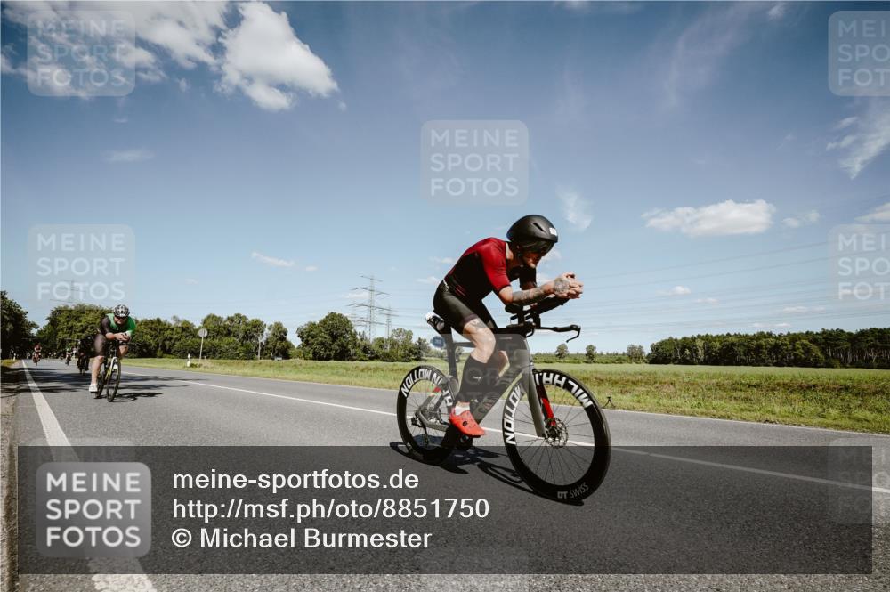 07.09.2025 - 19. Norderstedt Triathlon Michael Burmester http://msf.ph/oto/8851750 07.09.2025 14:28:51 Radfahren 393, 964, 1034 meine-sportfotos.de
