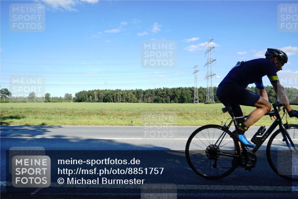 07.09.2025 - 19. Norderstedt Triathlon Michael Burmester http://msf.ph/oto/8851757 07.09.2025 15:45:39 Radfahren 531, 916, 930, 946 meine-sportfotos.de