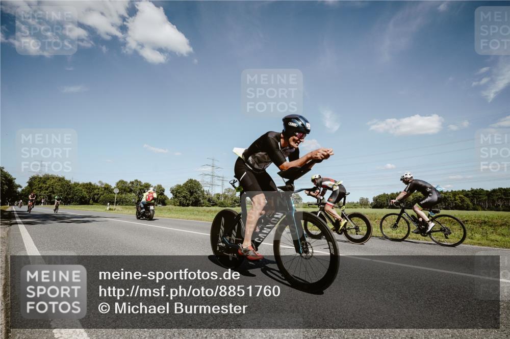 07.09.2025 - 19. Norderstedt Triathlon Michael Burmester http://msf.ph/oto/8851760 07.09.2025 14:28:53 Radfahren 393, 964, 1013, 1027, 1034 meine-sportfotos.de