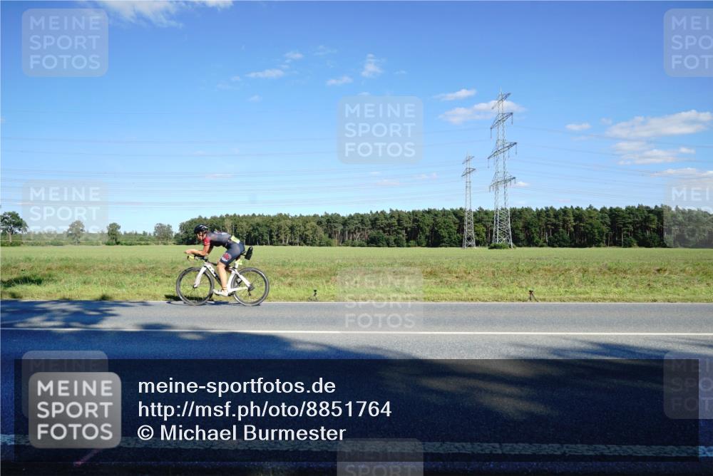 07.09.2025 - 19. Norderstedt Triathlon Michael Burmester http://msf.ph/oto/8851764 07.09.2025 15:45:42 Radfahren 531, 930, 932, 946 meine-sportfotos.de