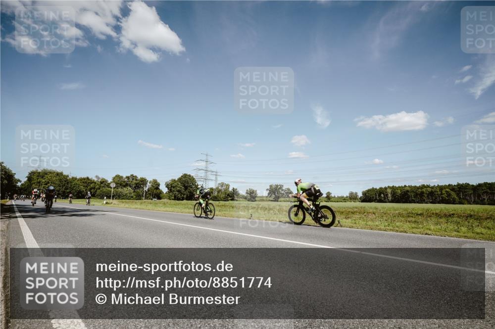 07.09.2025 - 19. Norderstedt Triathlon Michael Burmester http://msf.ph/oto/8851774 07.09.2025 14:28:57 Radfahren 478, 971, 1013, 1027 meine-sportfotos.de