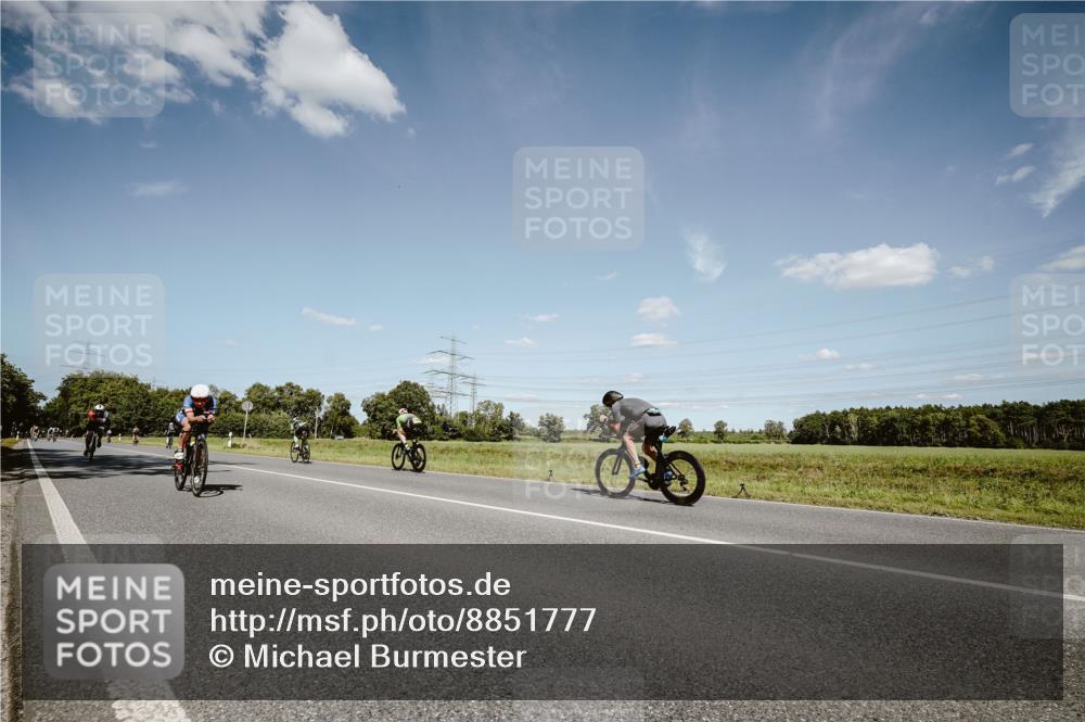 07.09.2025 - 19. Norderstedt Triathlon Michael Burmester http://msf.ph/oto/8851777 07.09.2025 14:28:58 Radfahren 478, 971, 1013, 1027 meine-sportfotos.de