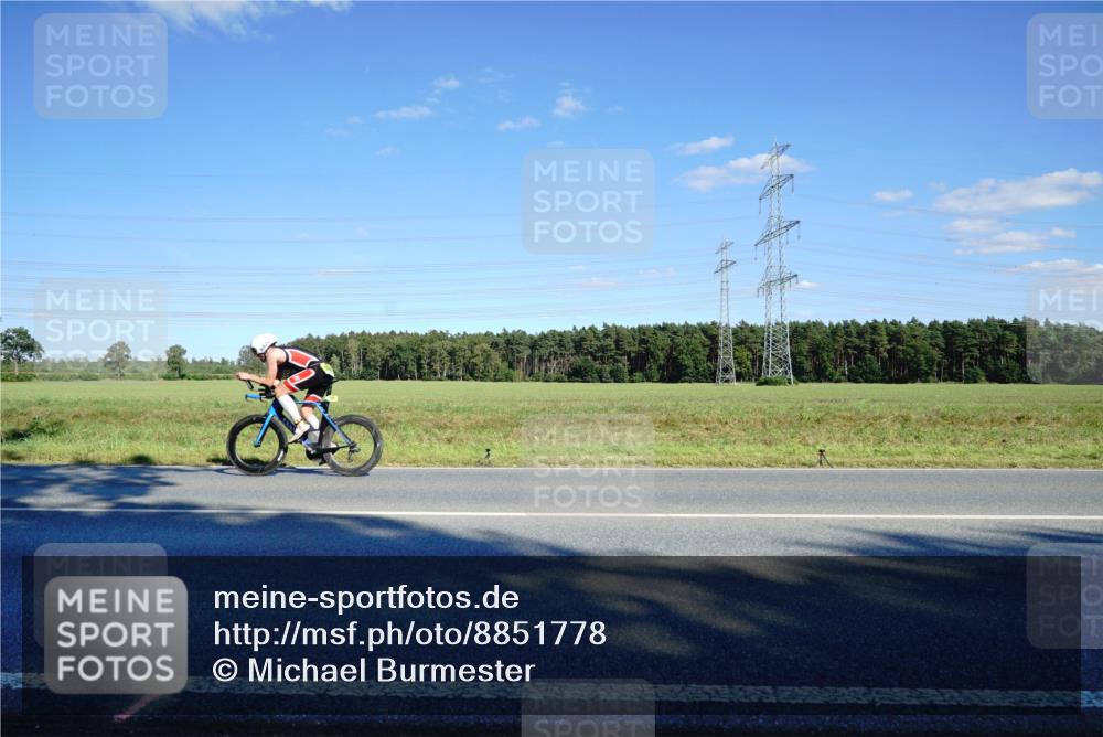 07.09.2025 - 19. Norderstedt Triathlon Michael Burmester http://msf.ph/oto/8851778 07.09.2025 15:45:50 Radfahren 1449, 1527 meine-sportfotos.de