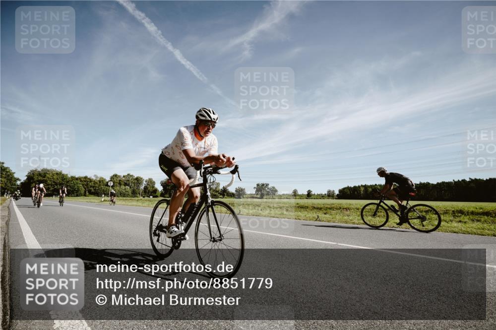 07.09.2025 - 19. Norderstedt Triathlon Michael Burmester http://msf.ph/oto/8851779 07.09.2025 11:27:05 Radfahren 229, 1160, 1171, 1253 meine-sportfotos.de